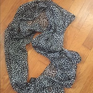 Lightweight scarf